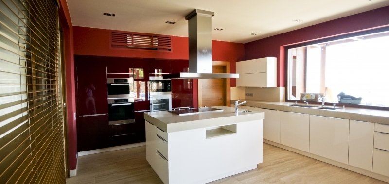 Modern minimalista stílusú konyha